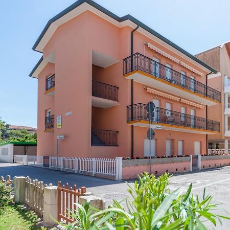 Appartamenti Calligher Бибионе Экстерьер фото